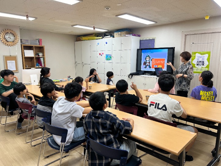 마약류 오남용교육 및 흡연 교육 진행 사진(2).jpg